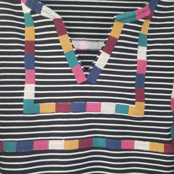 NWOT Andree by Unit Striped Tunic with multi-color embroidery - Size 1X - Picture 3 of 4
